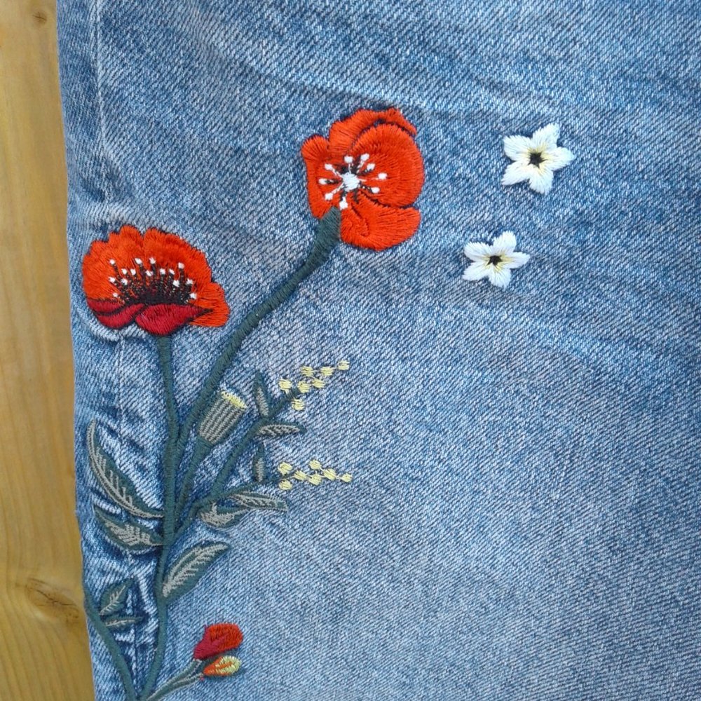H&M Embroidered shorts